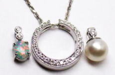 着せ替えできるサークルペンダント