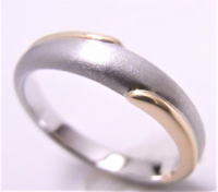 オリジナルコンビリングを手作り 宝石工房ながお