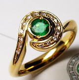 エメラルドリング　オーダーメイド　宝石工房ながお