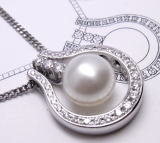 馬蹄形ペンダント　パールトップ　宝石工房ながお