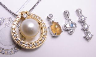 スリーストーンペンダント手作り　宝石工房ながお