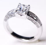 プリンセスダイヤリング　1.0ｃｔ　手作り