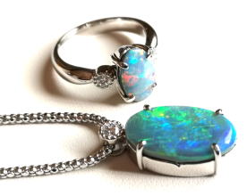 オパールリングとペンダント　オーダーメイド　宝石工房ながお