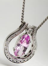 馬蹄ペンダント　宝石工房ながお