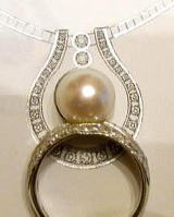 馬蹄ペンダント パールトップ 宝石工房ながお