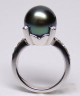黒真珠の指輪 オーダーメイド 爪にダイヤ