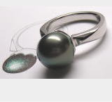 18金　馬蹄ペンダント　カラーチェンジ石