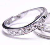 サファイヤ　馬蹄ペンダント