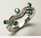 エメラルドリング　オーダーメイド　宝石工房ながお