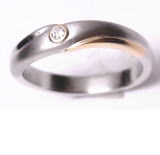 コンビリングを手作り　宝石工房ながお