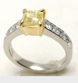 イエローダイヤが綺麗に見える指輪　宝石工房ながお