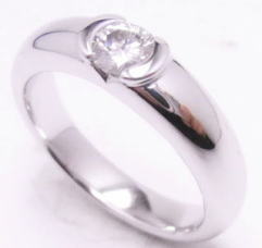 ダイヤリング　0.37ｃｔ