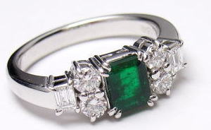 エメラルドリング　手作り作品　宝石工房ながお