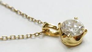 十字爪のダイヤペンダント　１８金　宝石工房ながお