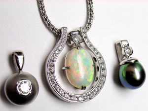 馬蹄型ペンダント　着せ替え　宝石工房ながお