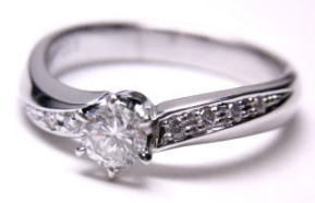 ダイヤリング　0.334ｃｔ　手作り