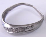 簡単い変形する細い指輪