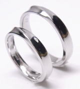 シンプルなマリッジリング　鍛造