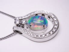 馬蹄ペンダント　オパールトップ　宝石工房ながお