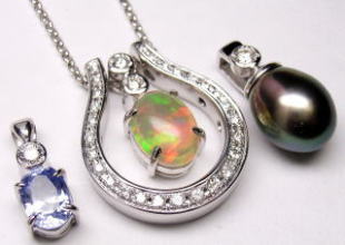 馬蹄ペンダント　メキシコオパール　宝石工房ながお