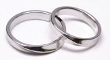 シンプルなマリッジリング　鍛造