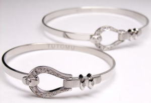 馬蹄バングル　　宝石工房ながお