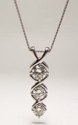 ３石　ダイヤペンダント　手作り　宝石工房ながお