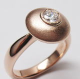 ユニークなダイヤリング　0.31