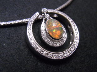 入替できる丸型ペンダント　オパール　宝石工房ながお